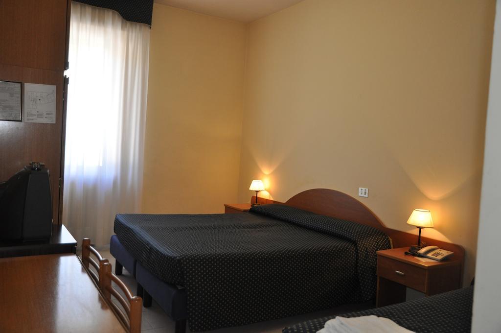 Hotel Terme Di San Vittore Genga  Værelse billede